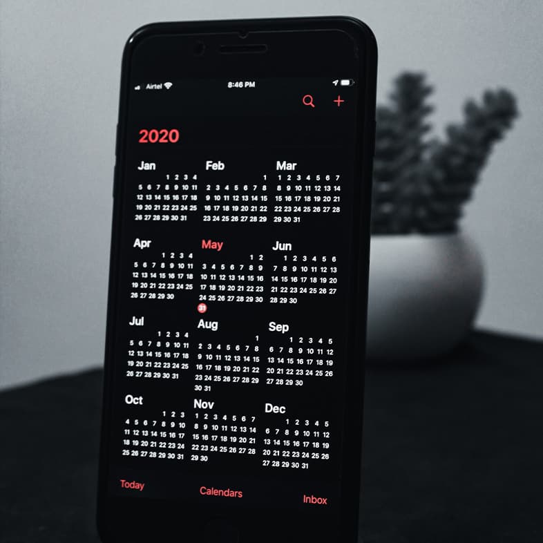 iphone showing calendar app